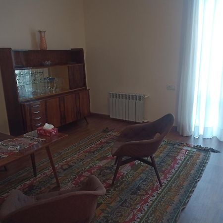 Spacious One Bedroom Apartment In The City Centre Yerevan Exterior photo